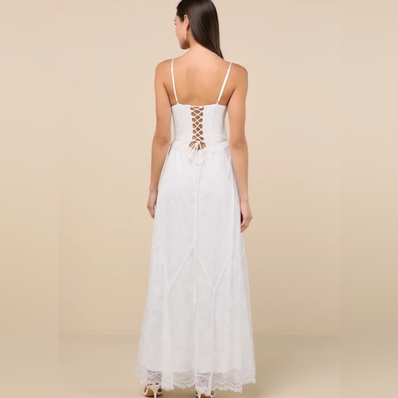 NWT Lulus White Lace Bustier Corset Maxi Dress Size Large - Picture 2 of 16